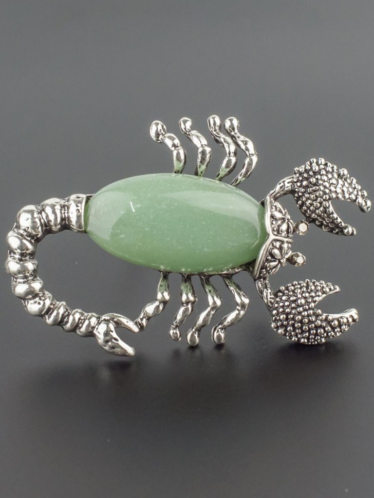 Зеленый жадеит скорпиону. Нефрит камень характеристика. Лекарственный нефрит. Скарабей из нефрита. Галтовка нефрит саяны.