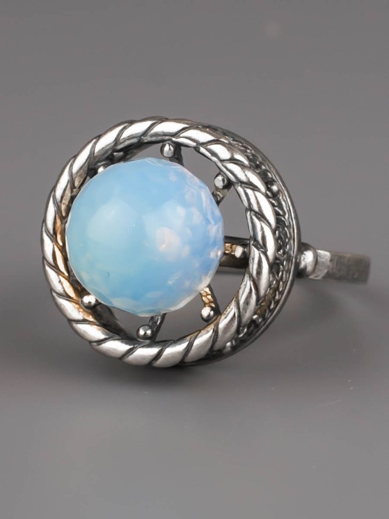 Кольцо из лунного камня "Веста" ск-9615