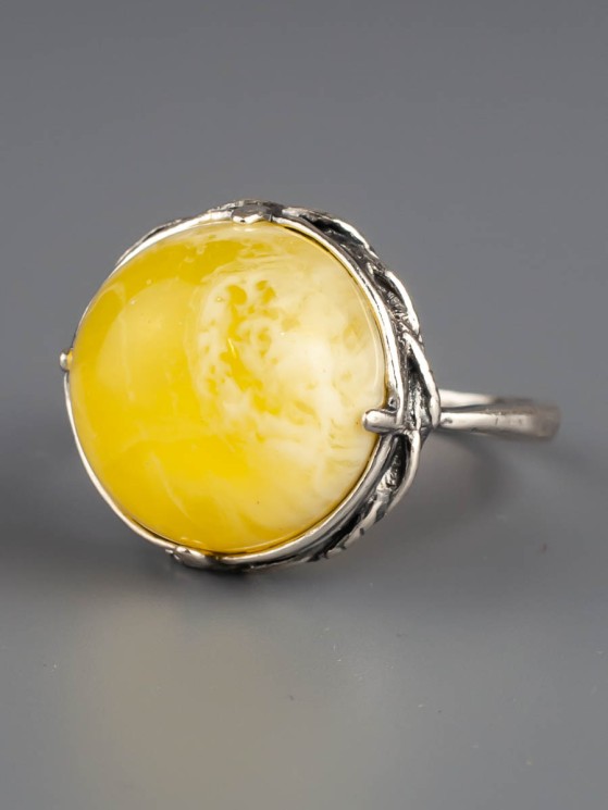 Кольцо из янтаря "Косичка" ск-9616