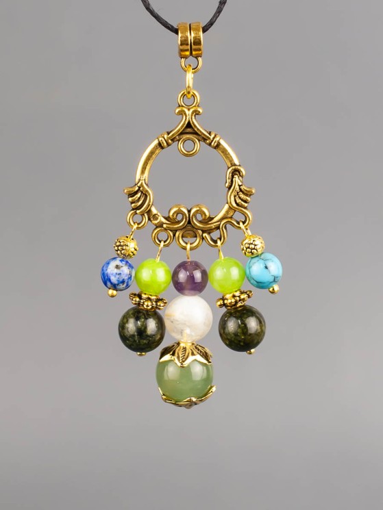 Кулон-оберег со шнурком  "7 камней - Водолей" пд-1081