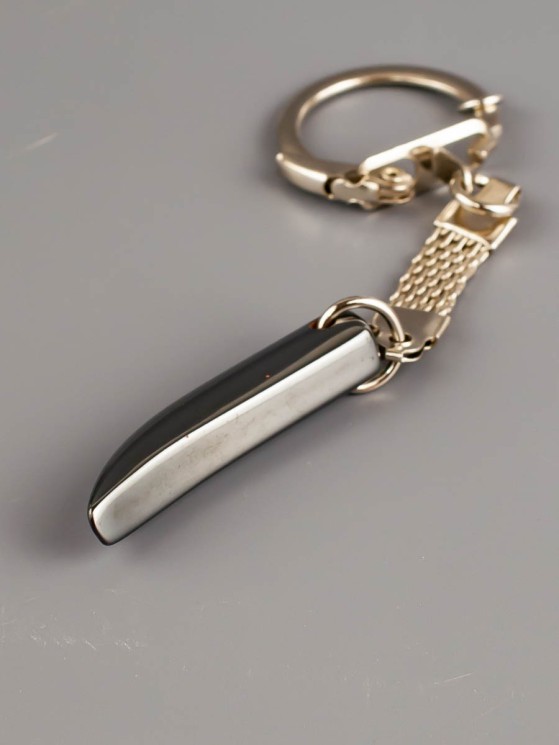 Брелок из гематита "Клык" БРК-986