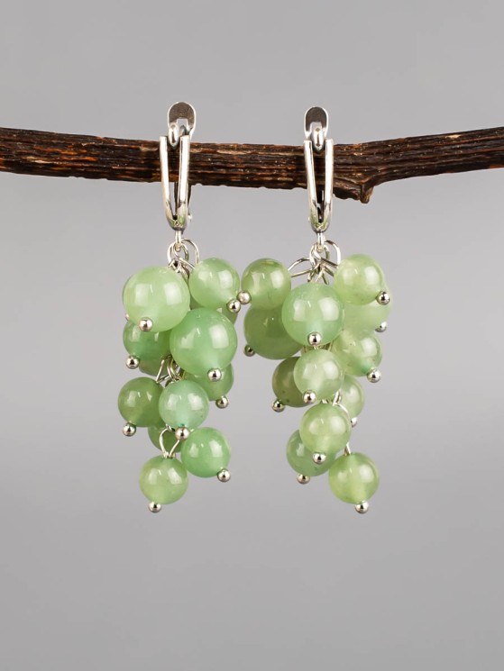 Серьги из нефрита "Гроздь" 03-781