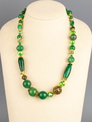 Бусы из нефрита "Сказки леса" 10-043